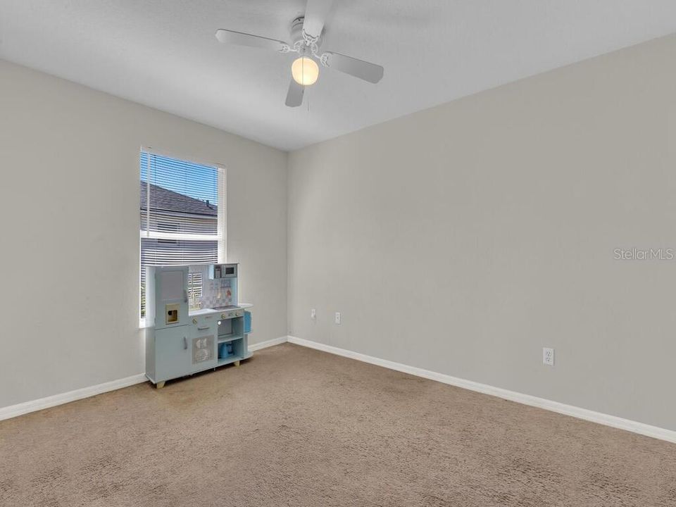 待售: $449,000 (6 贝兹, 0 浴室, 2382 平方英尺)