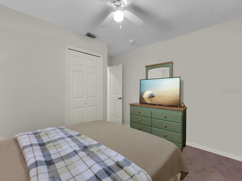 待售: $449,000 (6 贝兹, 0 浴室, 2382 平方英尺)