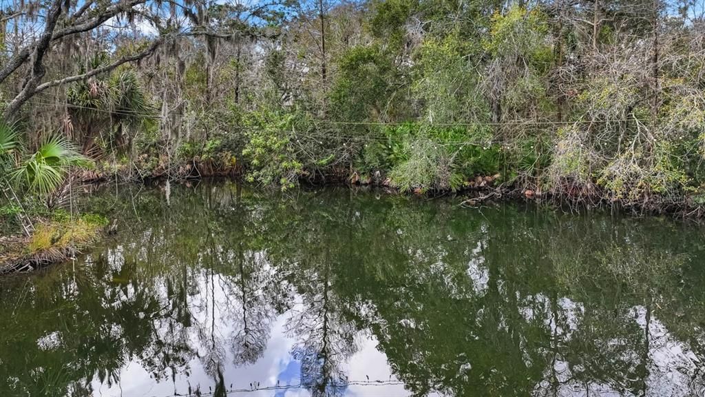 待售: $699,999 (8.06 acres)