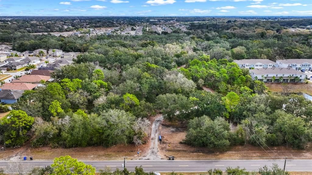 待售: $699,999 (8.06 acres)