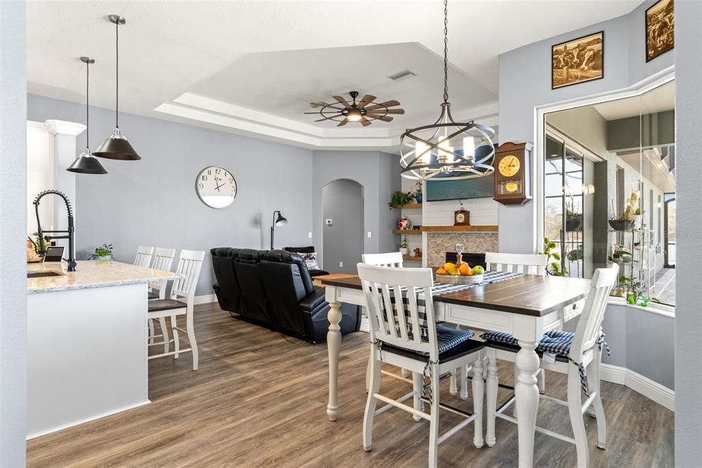 En Venta: $1,275,000 (5 camas, 2 baños, 3500 Pies cuadrados)