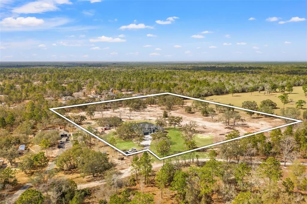 En Venta: $1,275,000 (5 camas, 2 baños, 3500 Pies cuadrados)