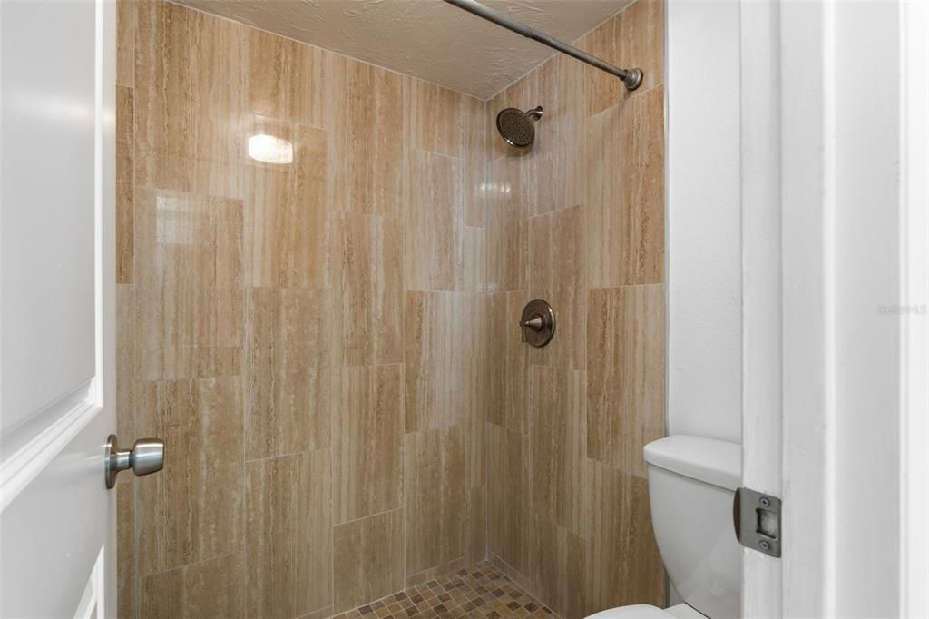 Под контрактом: $149,000 (3 спален, 2 ванн, 1224 Квадратных фут)
