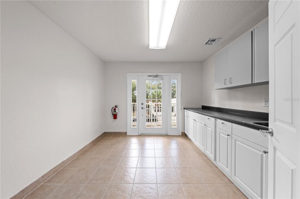 For Sale: $999,999 (0 beds, 0 baths, 4140 Square Feet)