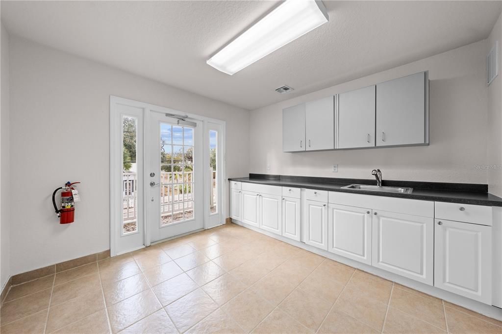 For Sale: $999,999 (0 beds, 0 baths, 4140 Square Feet)