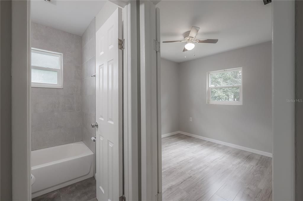 Active With Contract: $262,500 (2 beds, 1 baths, 816 Square Feet)