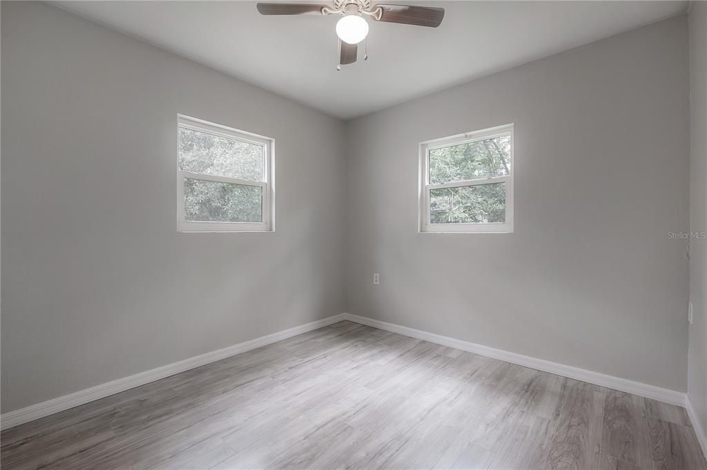 Active With Contract: $262,500 (2 beds, 1 baths, 816 Square Feet)