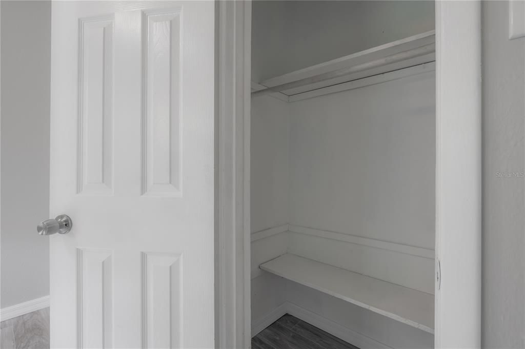 Active With Contract: $262,500 (2 beds, 1 baths, 816 Square Feet)