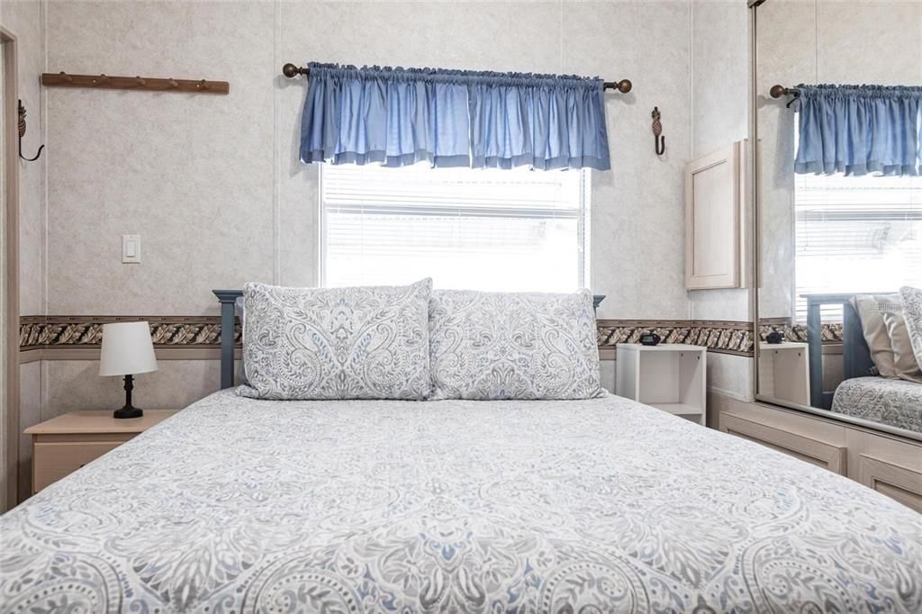 For Sale: $115,000 (1 beds, 1 baths, 408 Square Feet)