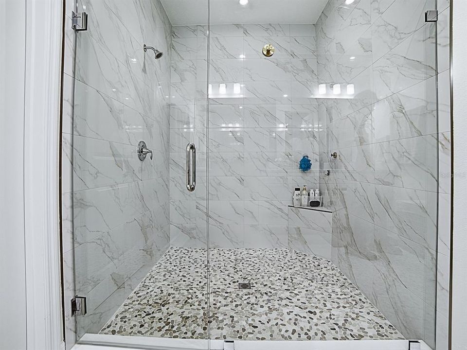 En Venta: $517,000 (2 camas, 2 baños, 1968 Pies cuadrados)