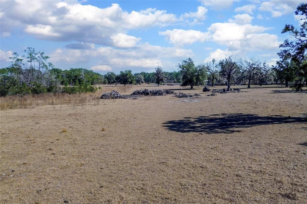 待售: $1,025,000 (22.30 acres)