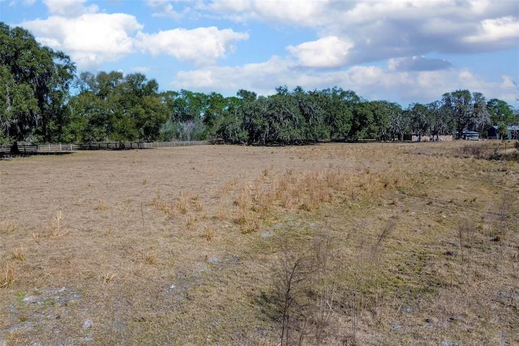 待售: $1,025,000 (22.30 acres)