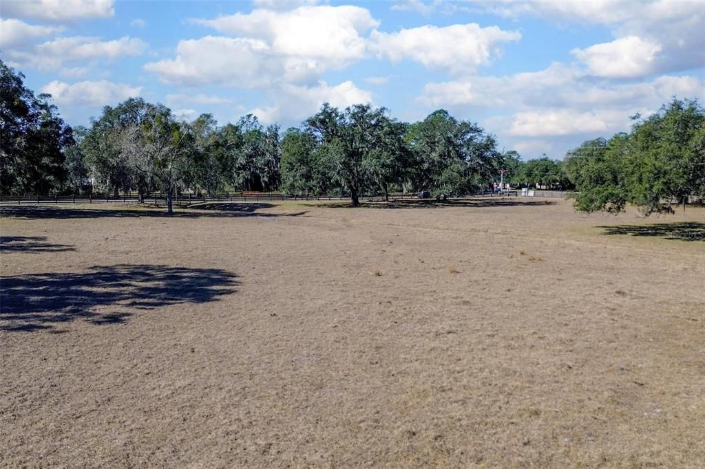 待售: $1,025,000 (22.30 acres)
