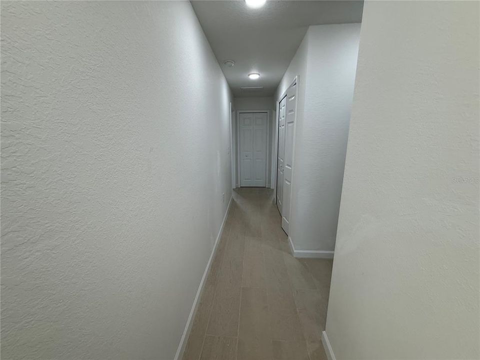 Activo con contrato: $2,000 (4 camas, 2 baños, 1800 Pies cuadrados)