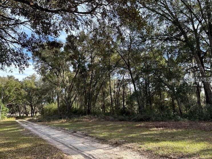 待售: $1,800,000 (10.00 acres)