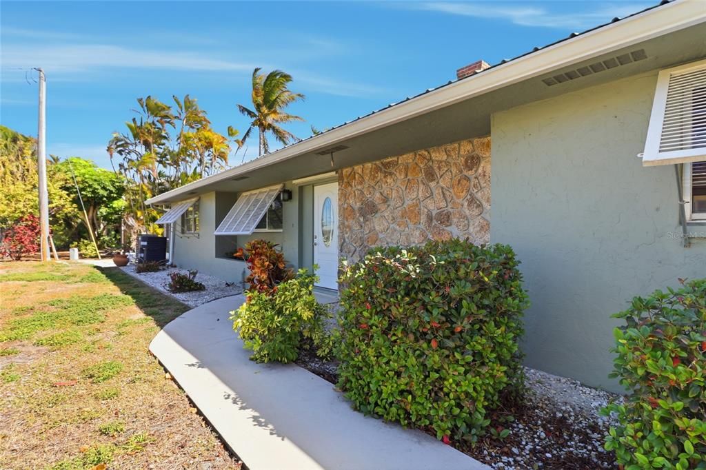 For Sale: $675,000 (3 beds, 2 baths, 1490 Square Feet)