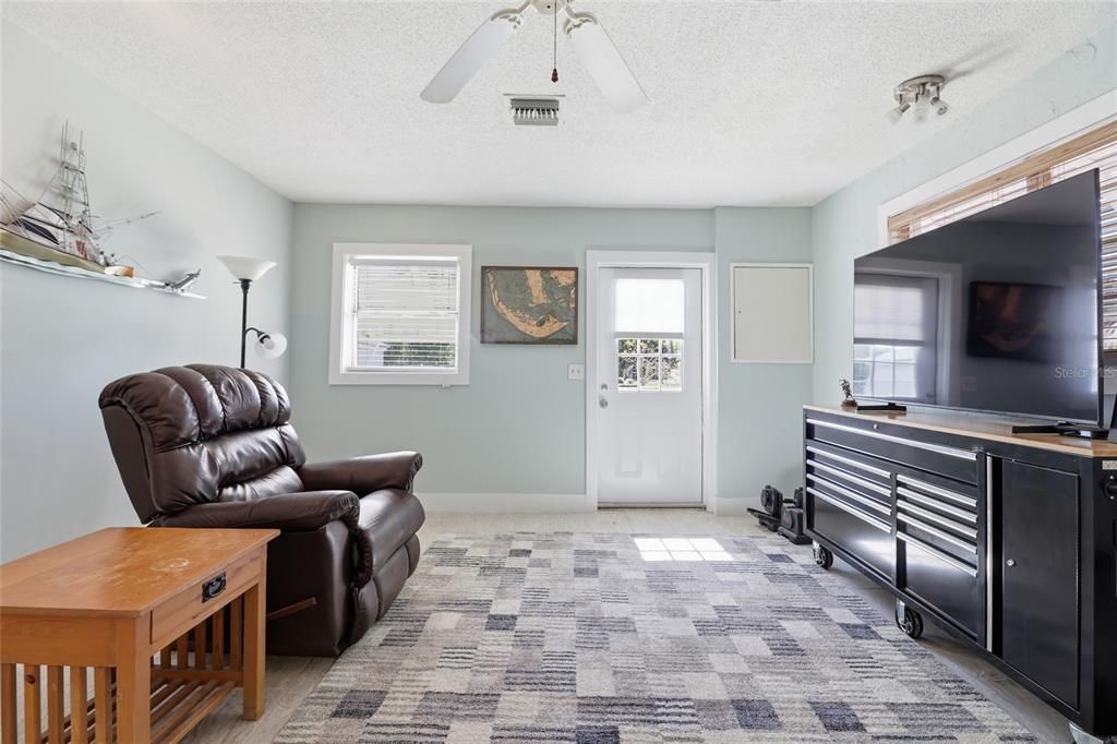 For Sale: $675,000 (3 beds, 2 baths, 1490 Square Feet)