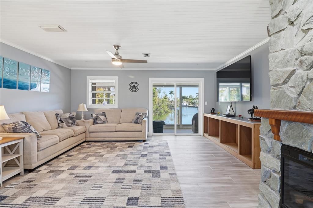 For Sale: $675,000 (3 beds, 2 baths, 1490 Square Feet)