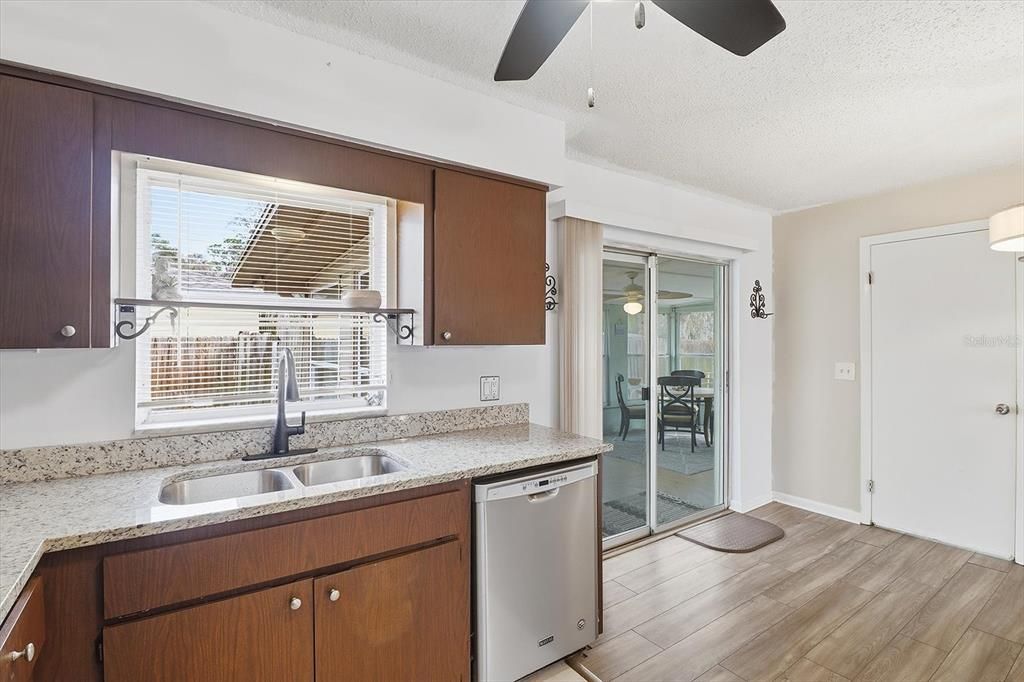 En Venta: $194,000 (2 camas, 2 baños, 988 Pies cuadrados)