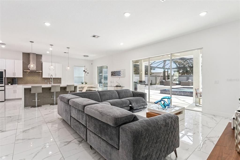 En Venta: $1,399,900 (5 camas, 4 baños, 4263 Pies cuadrados)