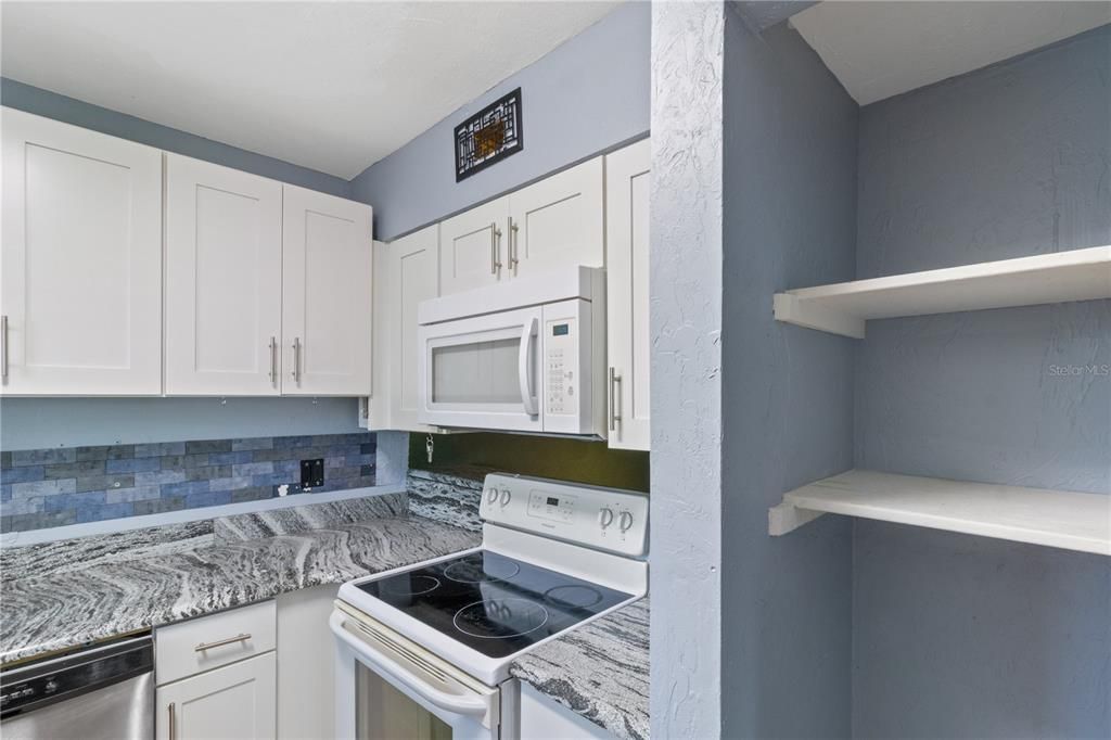 На продажу: $125,000 (2 спален, 1 ванн, 1158 Квадратных фут)