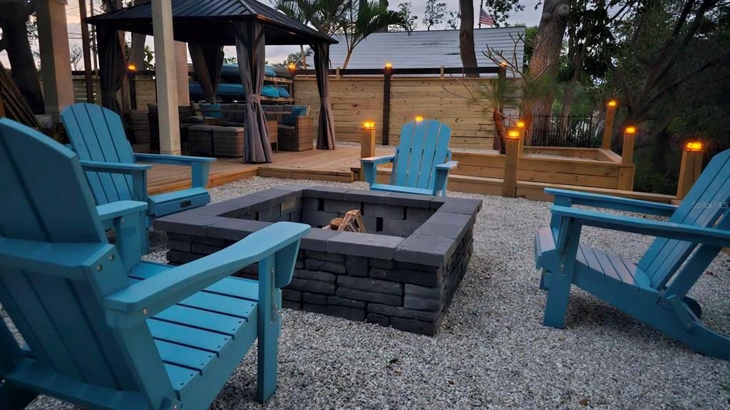 En Venta: $639,000 (4 camas, 3 baños, 1545 Pies cuadrados)