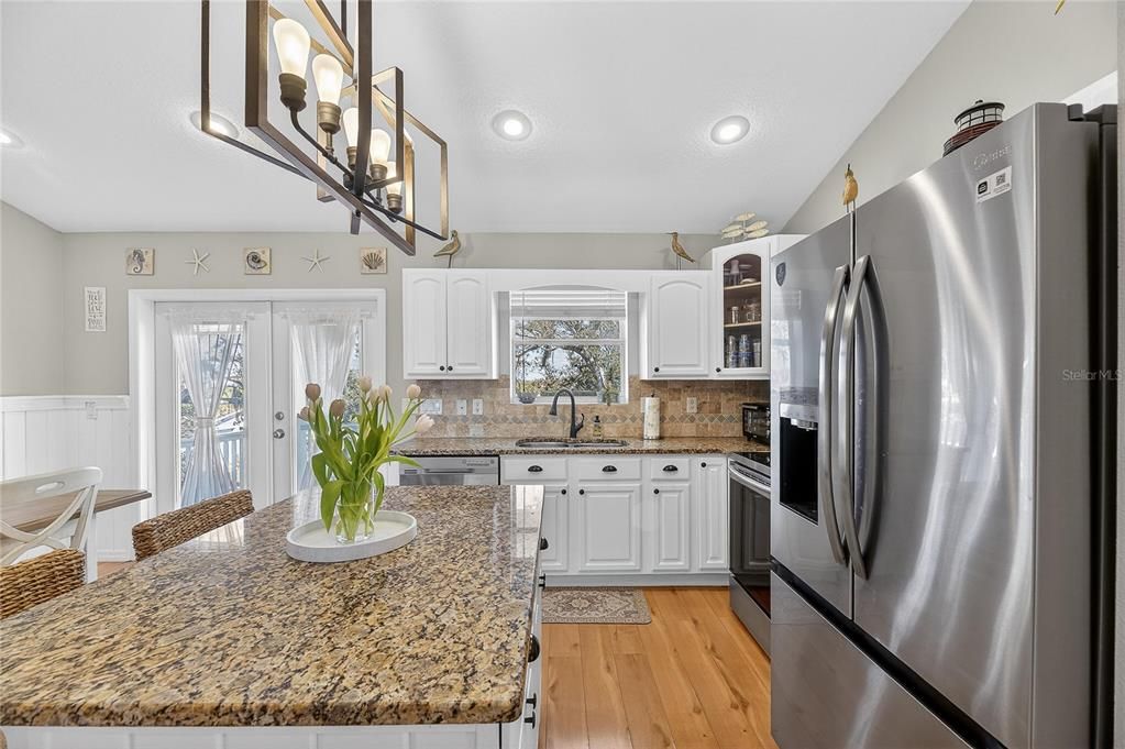 En Venta: $639,000 (4 camas, 3 baños, 1545 Pies cuadrados)