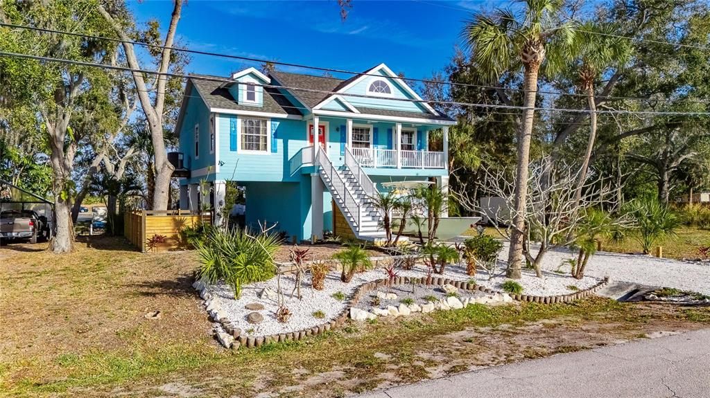 En Venta: $639,000 (4 camas, 3 baños, 1545 Pies cuadrados)