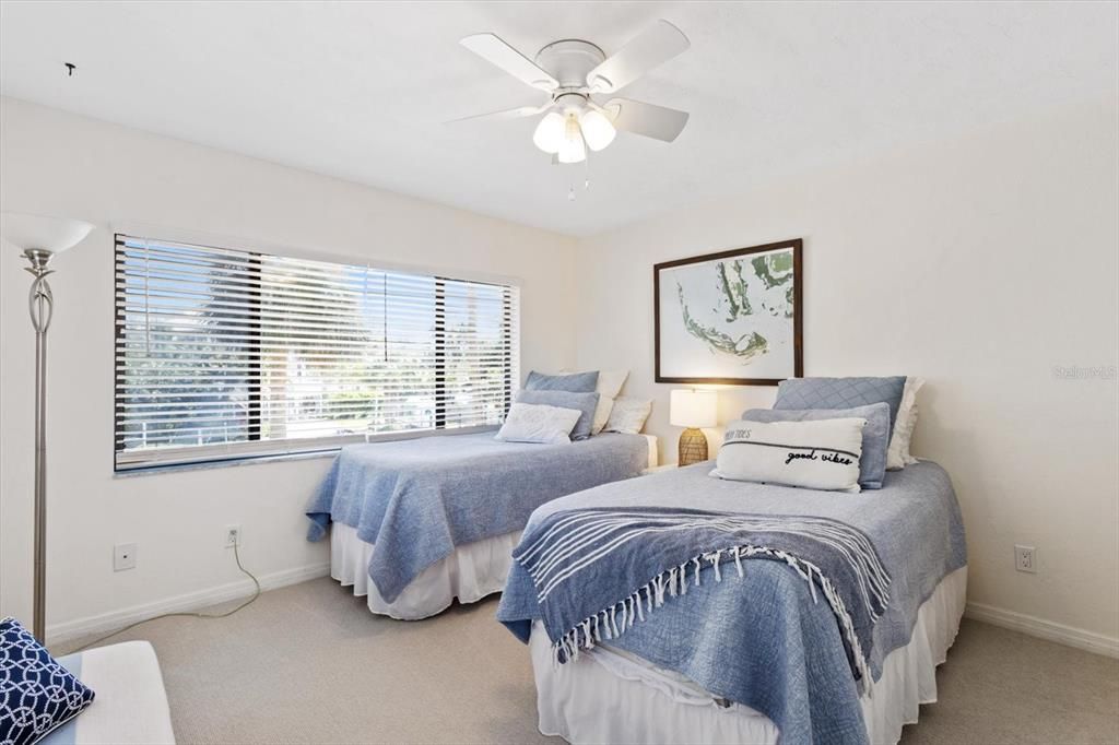 На продажу: $398,000 (3 спален, 2 ванн, 1551 Квадратных фут)