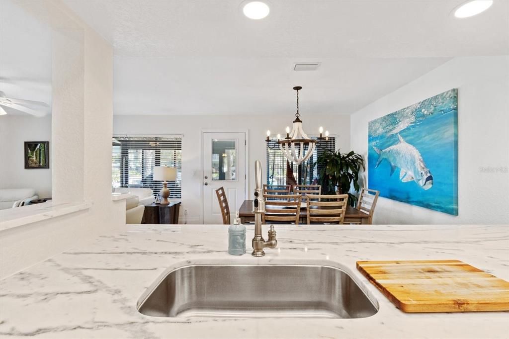 На продажу: $398,000 (3 спален, 2 ванн, 1551 Квадратных фут)