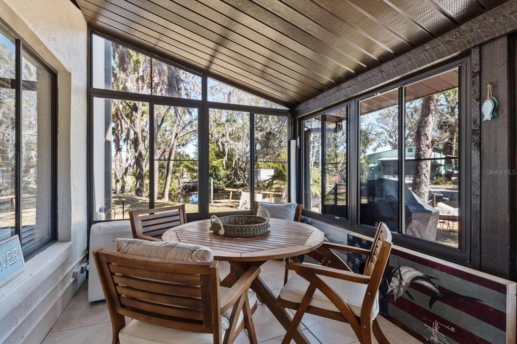 На продажу: $398,000 (3 спален, 2 ванн, 1551 Квадратных фут)