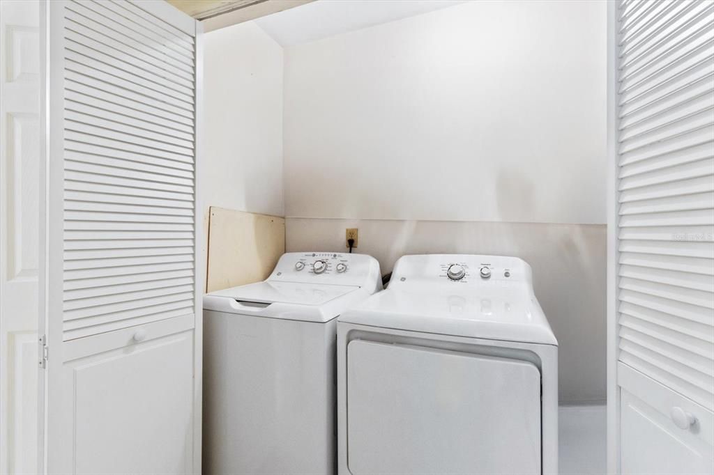 На продажу: $398,000 (3 спален, 2 ванн, 1551 Квадратных фут)