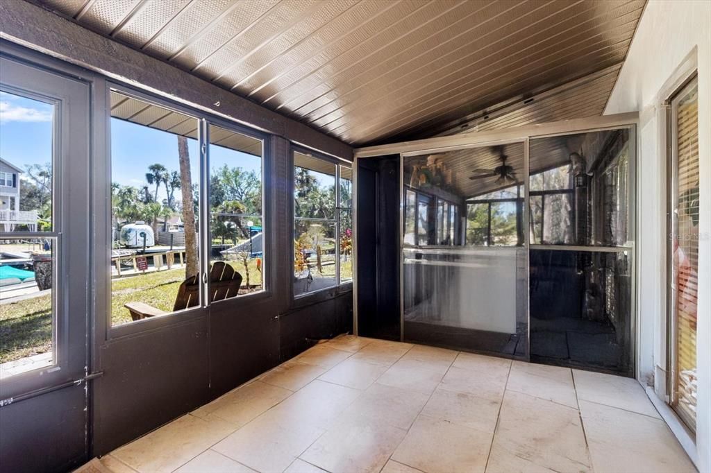 На продажу: $398,000 (3 спален, 2 ванн, 1551 Квадратных фут)