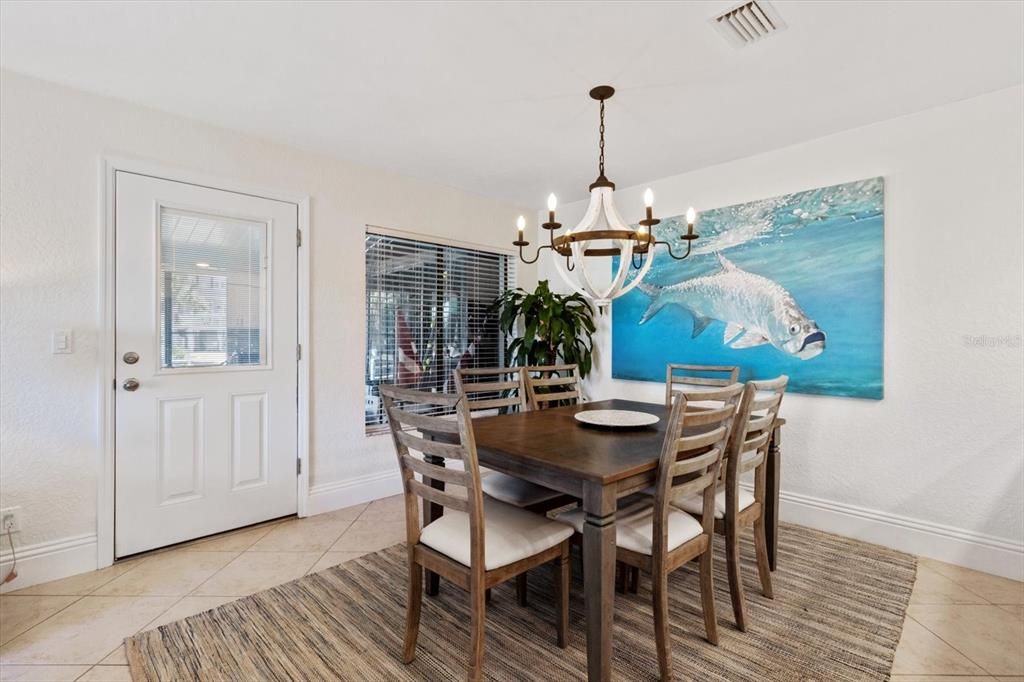 На продажу: $398,000 (3 спален, 2 ванн, 1551 Квадратных фут)