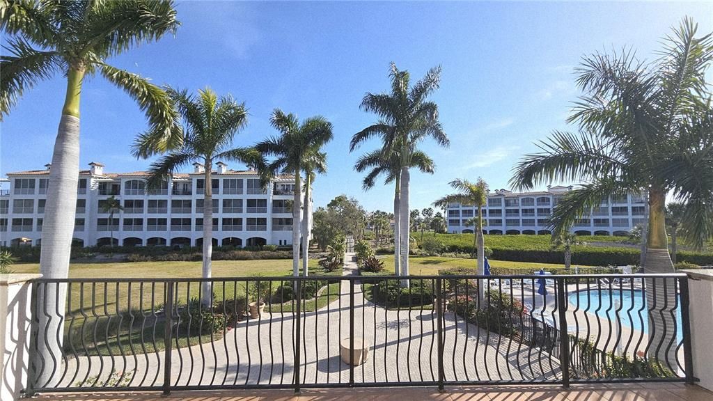 На продажу: $575,000 (2 спален, 2 ванн, 1688 Квадратных фут)
