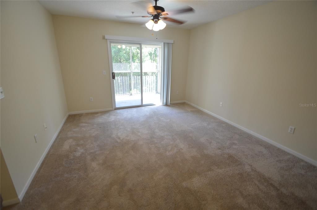For Sale: $189,000 (1 beds, 1 baths, 732 Square Feet)
