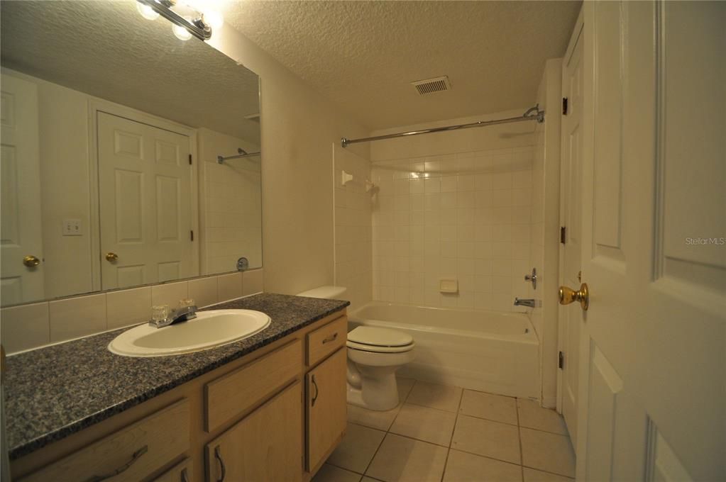 For Sale: $189,000 (1 beds, 1 baths, 732 Square Feet)