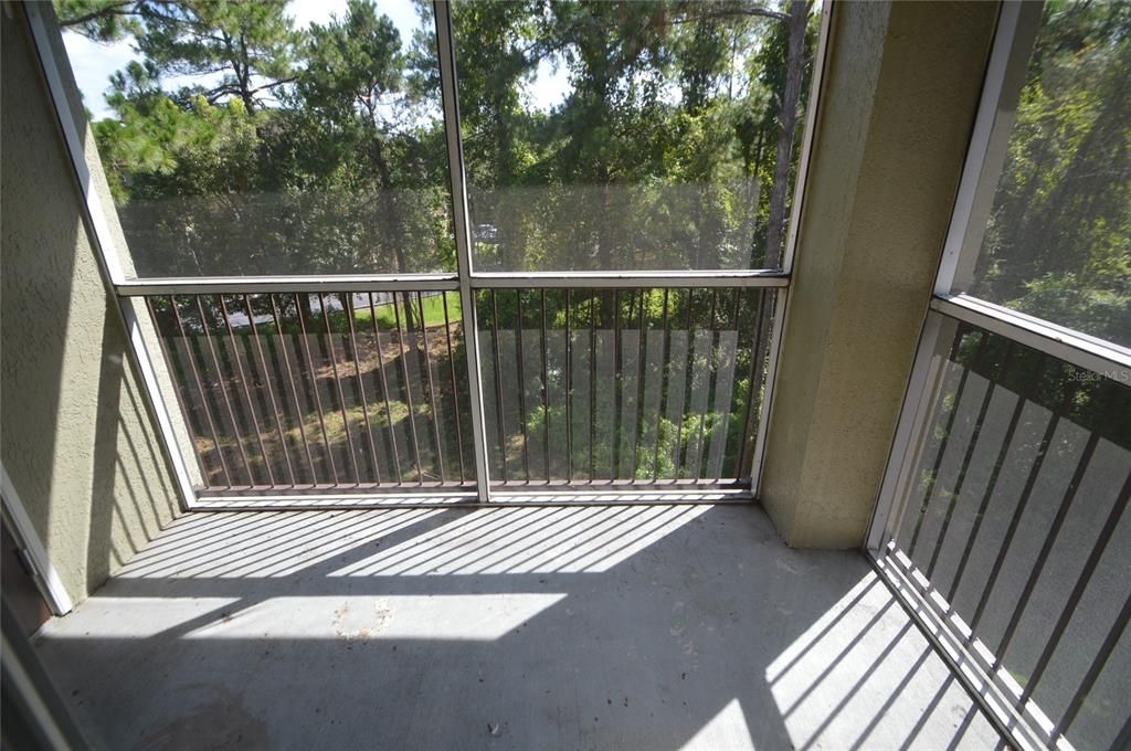 For Sale: $189,000 (1 beds, 1 baths, 732 Square Feet)