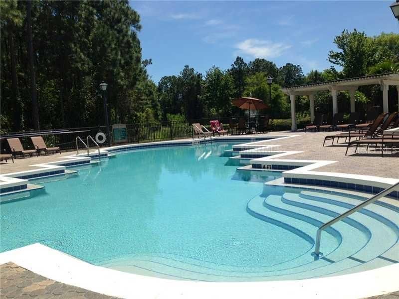 For Sale: $189,000 (1 beds, 1 baths, 732 Square Feet)