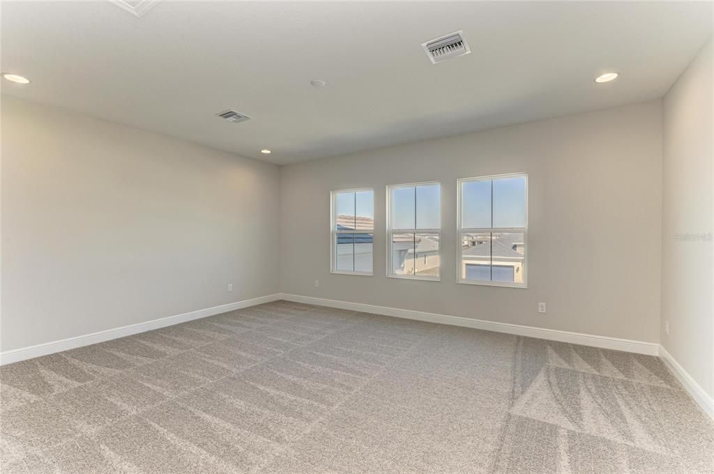 Active With Contract: $839,990 (5 beds, 4 baths, 3144 Square Feet)