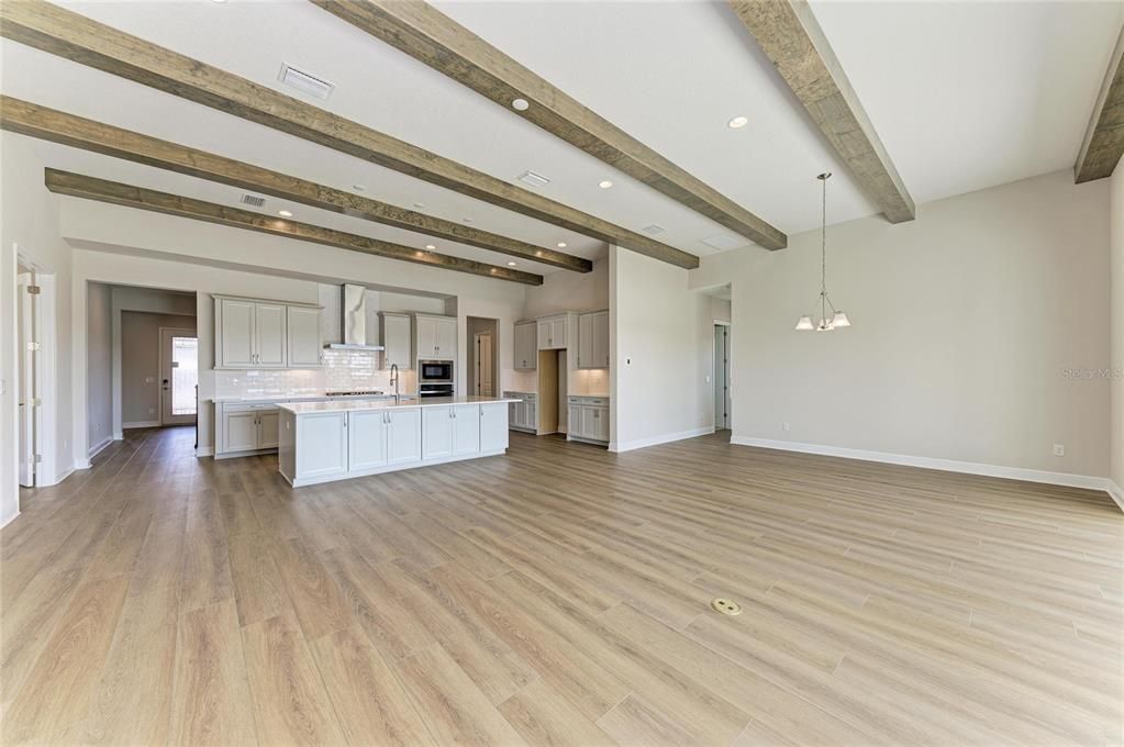 Active With Contract: $839,990 (5 beds, 4 baths, 3144 Square Feet)