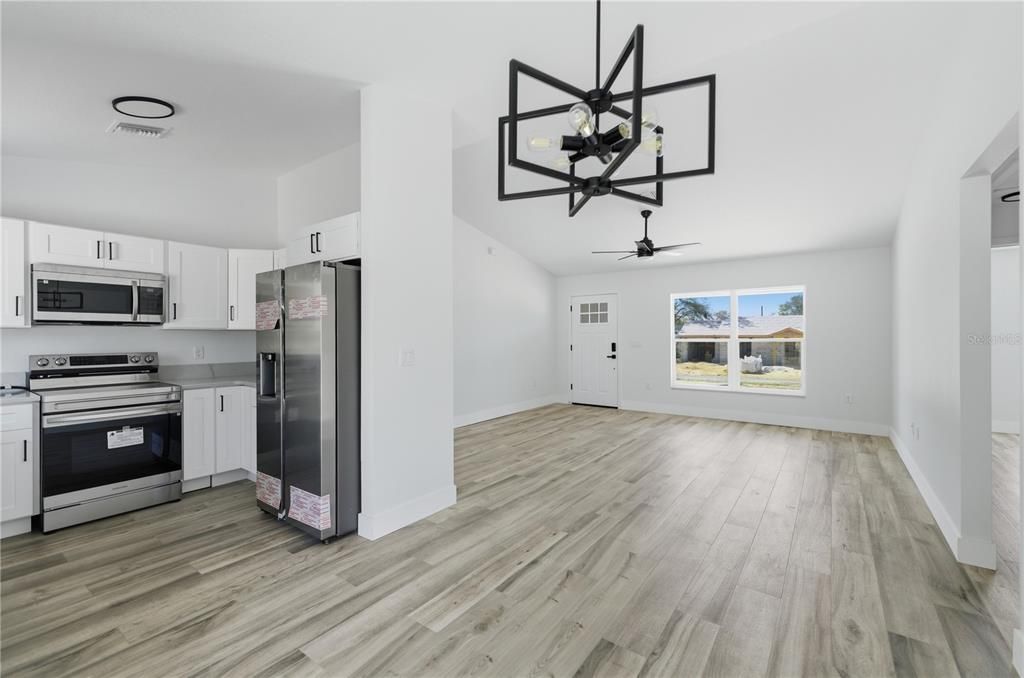 На продажу: $229,900 (3 спален, 2 ванн, 1152 Квадратных фут)