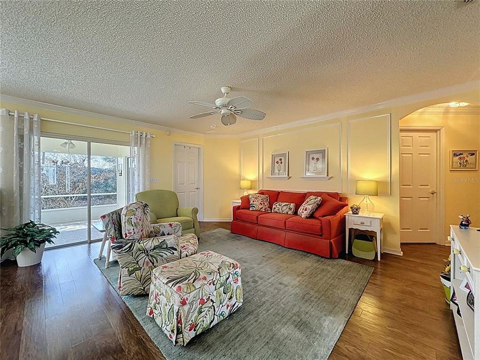 En Venta: $289,000 (2 camas, 2 baños, 1334 Pies cuadrados)