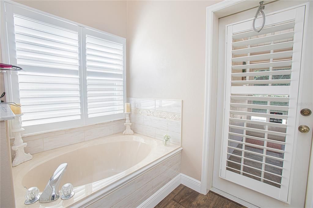 For Sale: $484,999 (3 beds, 2 baths, 2023 Square Feet)