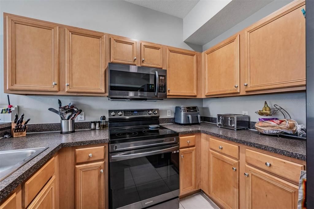 Activo con contrato: $265,000 (3 camas, 2 baños, 1455 Pies cuadrados)