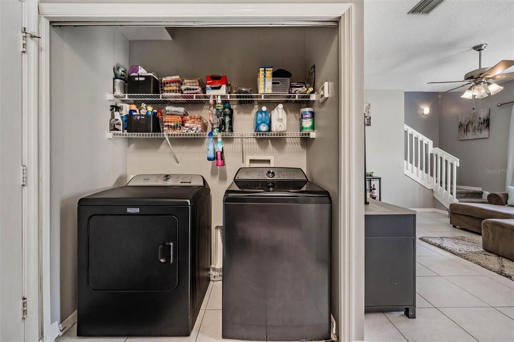Activo con contrato: $265,000 (3 camas, 2 baños, 1455 Pies cuadrados)