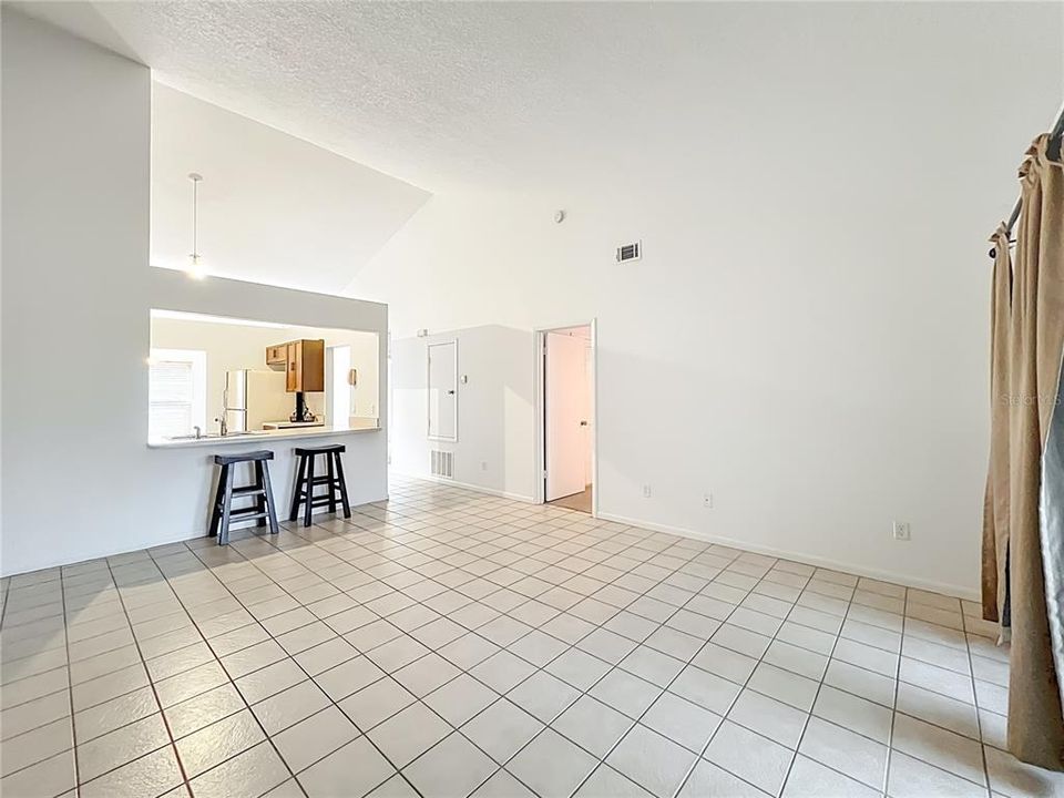 For Sale: $267,000 (2 beds, 2 baths, 1072 Square Feet)