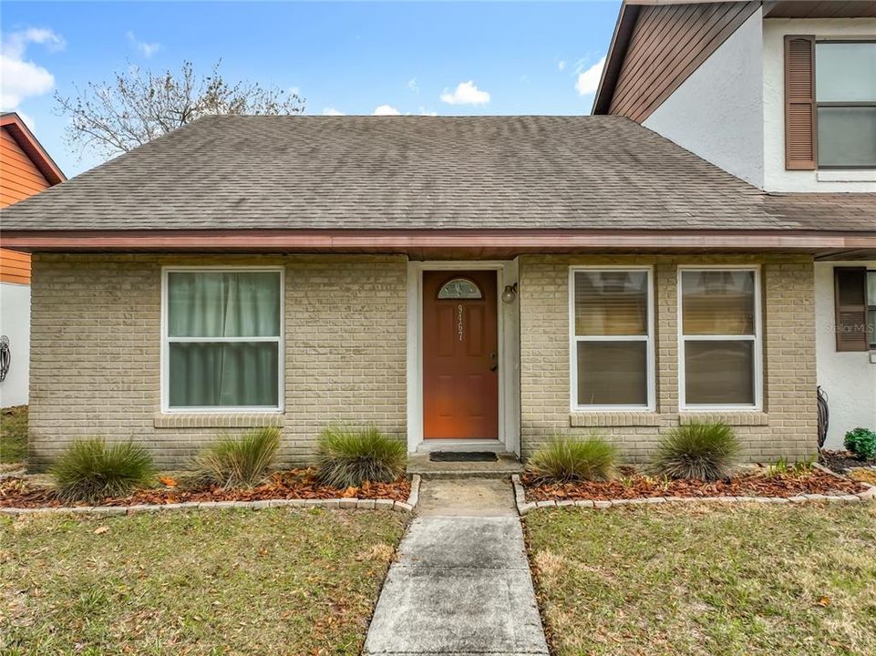 For Sale: $267,000 (2 beds, 2 baths, 1072 Square Feet)