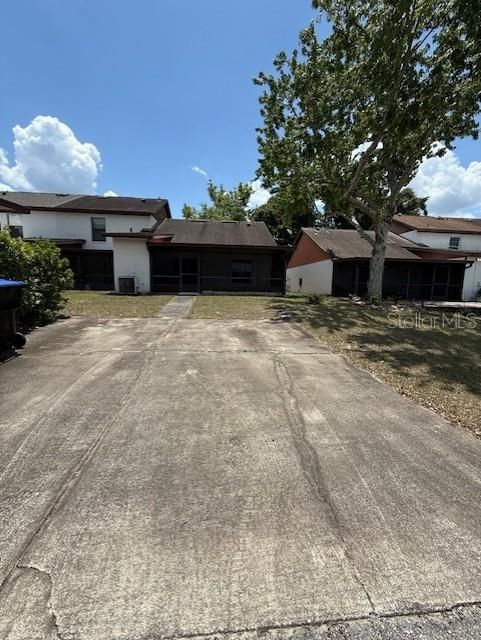 For Sale: $267,000 (2 beds, 2 baths, 1072 Square Feet)