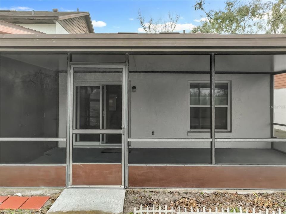 For Sale: $267,000 (2 beds, 2 baths, 1072 Square Feet)